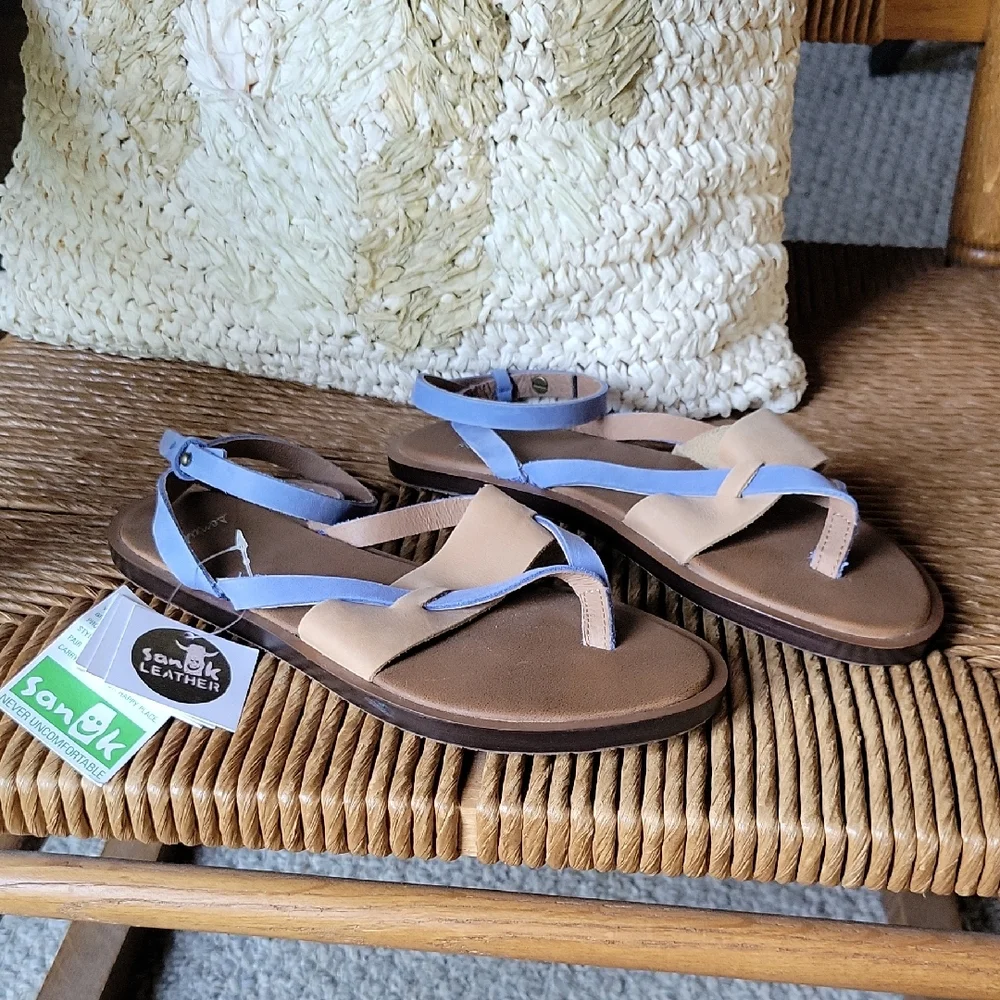Sanuk Yoga Serena leather tan/blue sandals, size 6